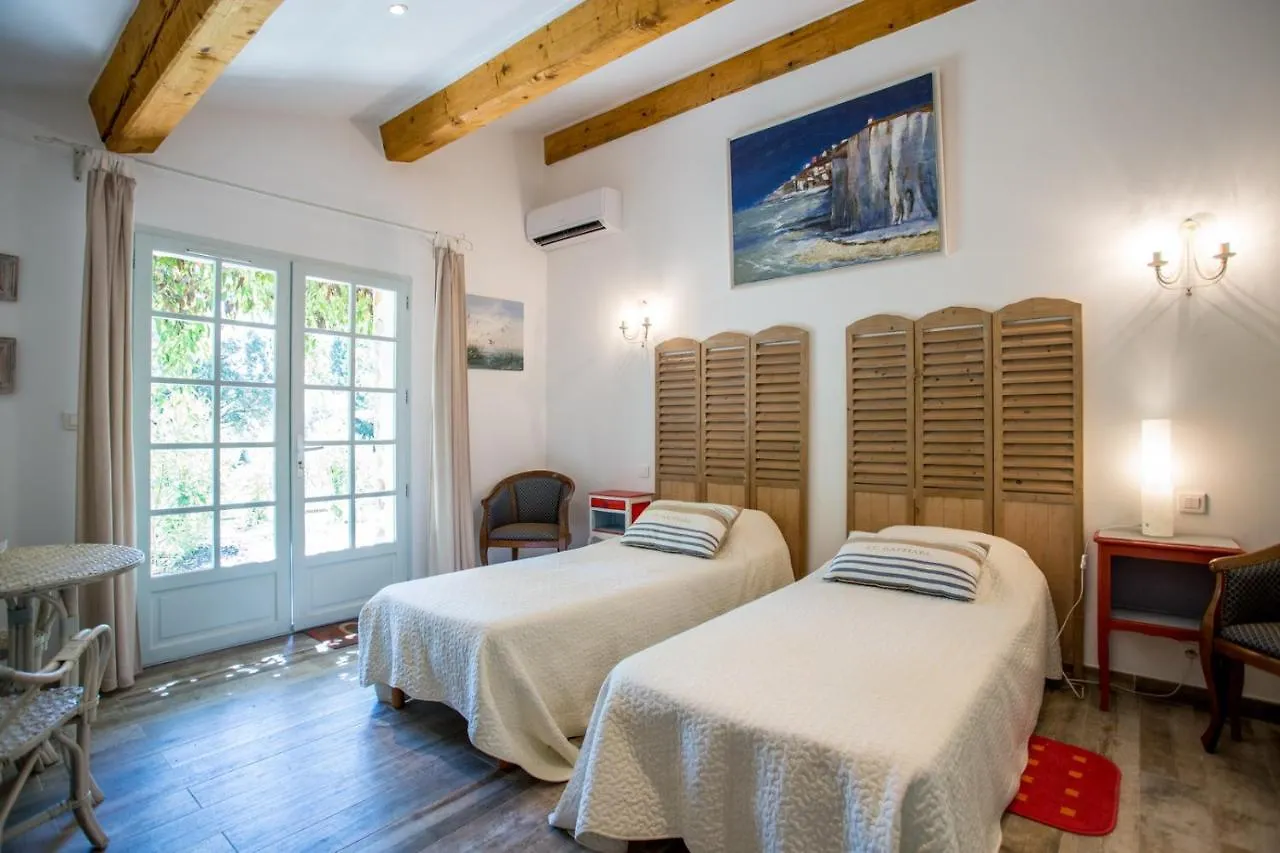 Domaine L'Helion Bed & Breakfast Taradeau 3*,